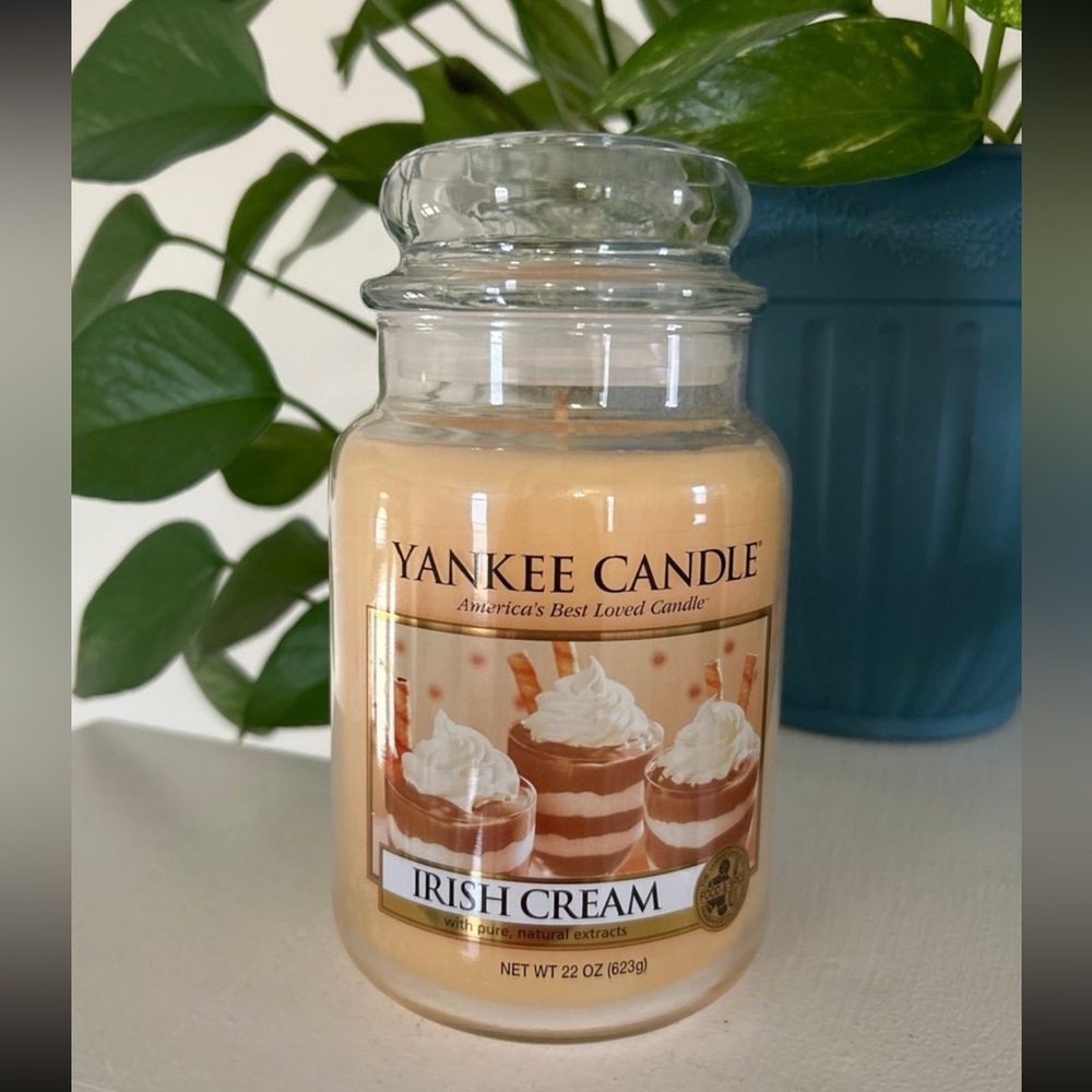 Yankee Candle IRISH CREAM 22oz Jar Candle-RETIRED COLLECTOR 2015